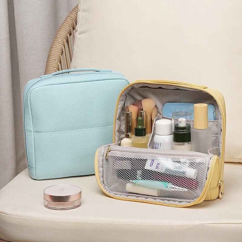 化妆包女大容量2025新款高端便携分区化妆刷护肤品旅行洗漱收纳包