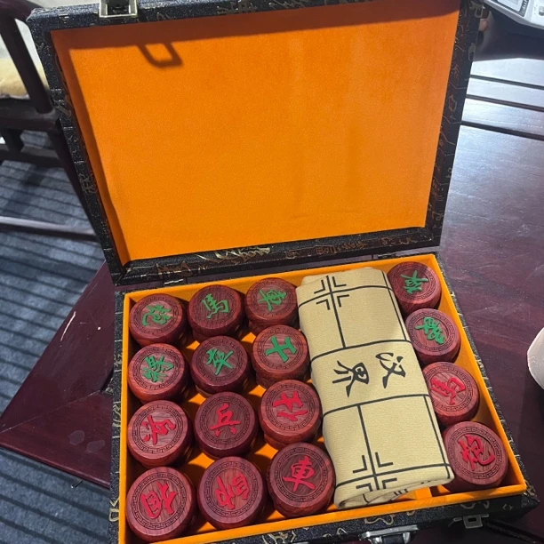 实木家具，精美精致象棋