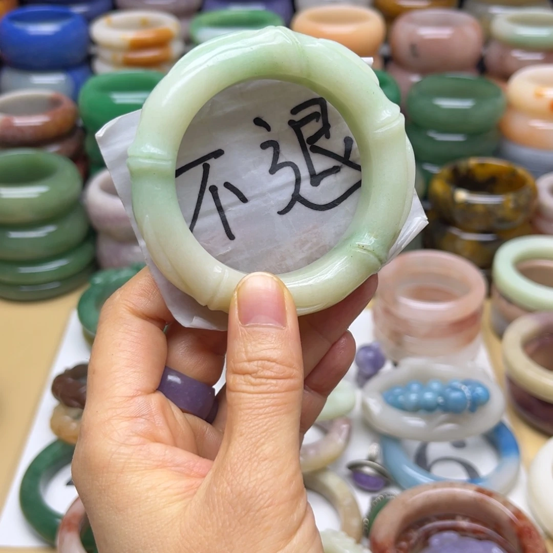 X***Z石英质玉未镶嵌手镯