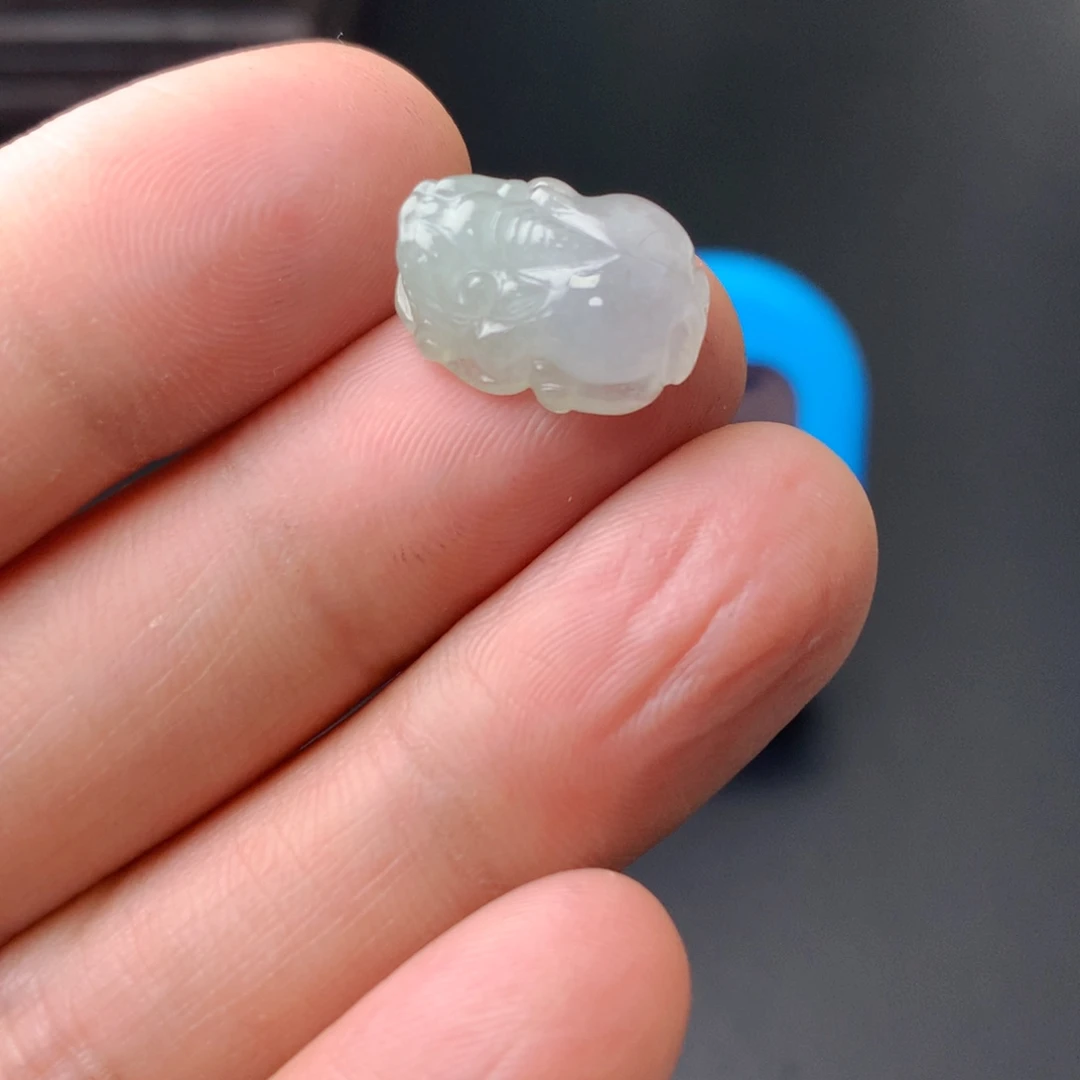 翡翠未镶嵌颈饰翡翠首饰和翡翠珠宝