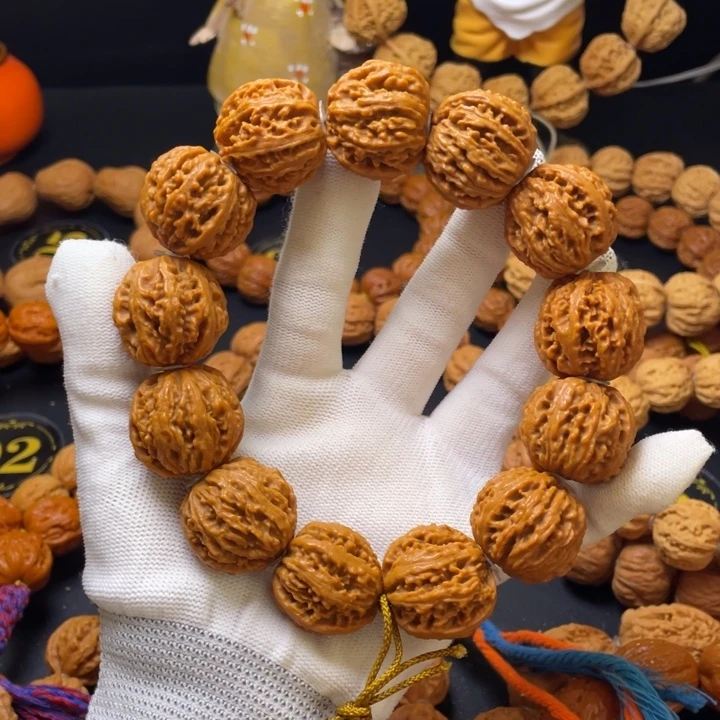 文玩核桃手串灯笼