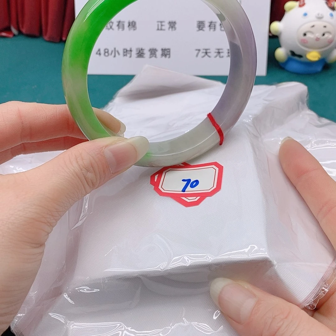 翡翠手镯未镶嵌浓**夏700000000