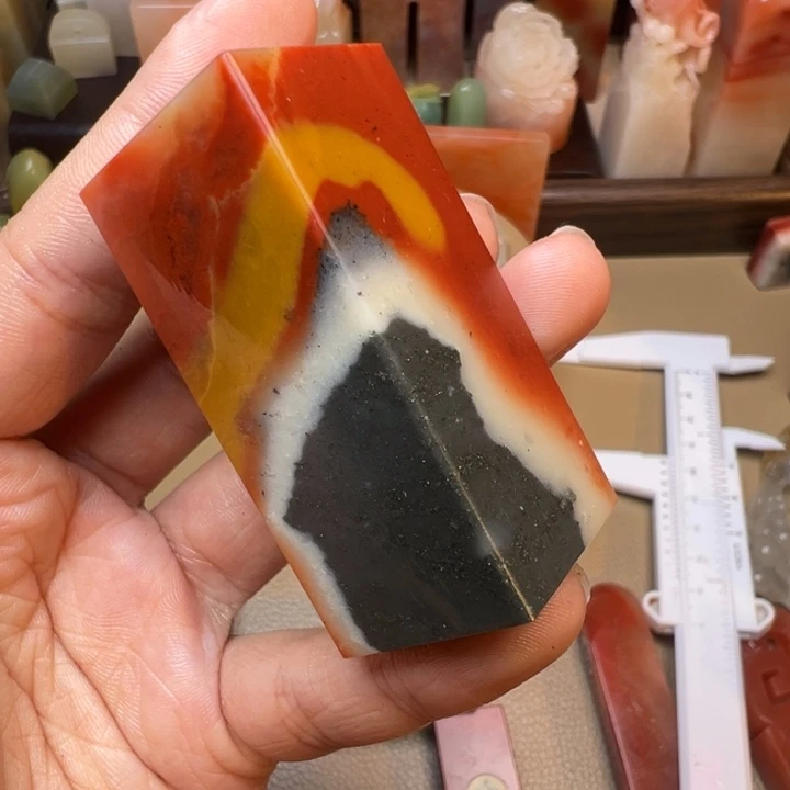 寿山石印石400号五彩冻地意境素章