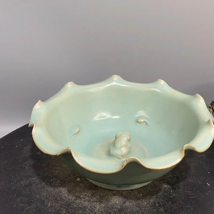 汝窑笔洗造型独特