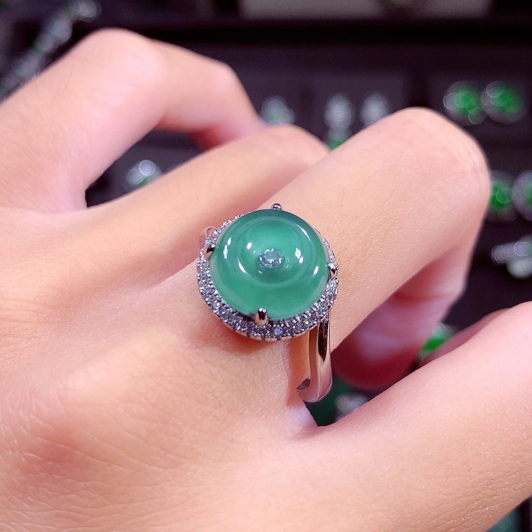 颈饰未镶嵌翡翠天然