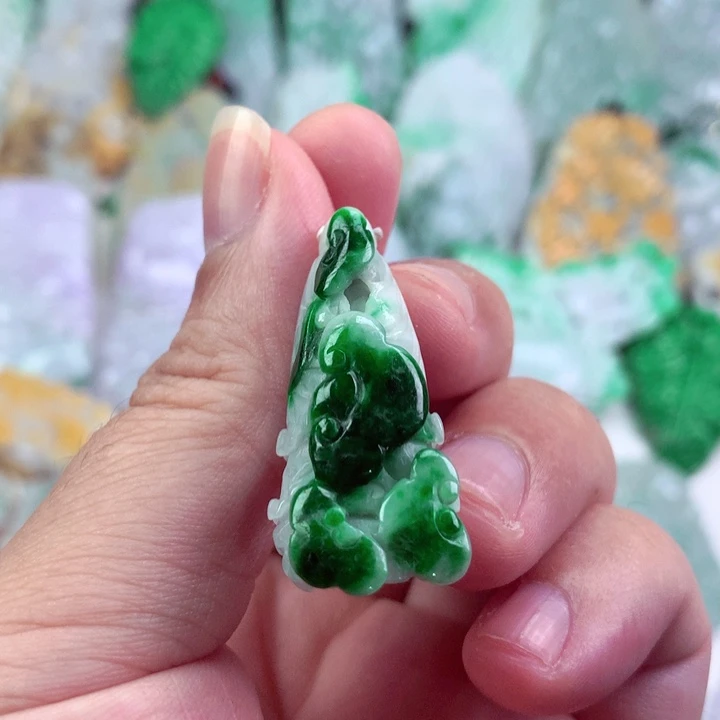 吊坠(不含链)未镶嵌翡翠