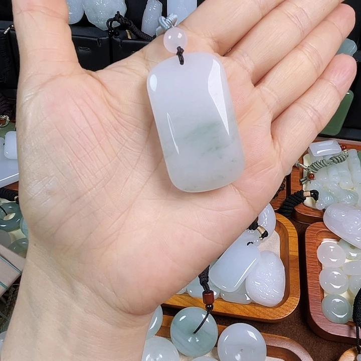 石英质玉未镶嵌吊坠(赠链)