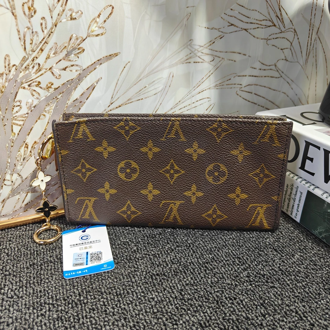 95新 LouisVuitton/路易威登 小手拿包G25100811尺寸19.5x10.5