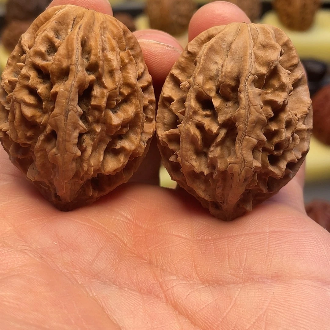 吊坠猴头核桃对歪龙骨文玩核桃39号