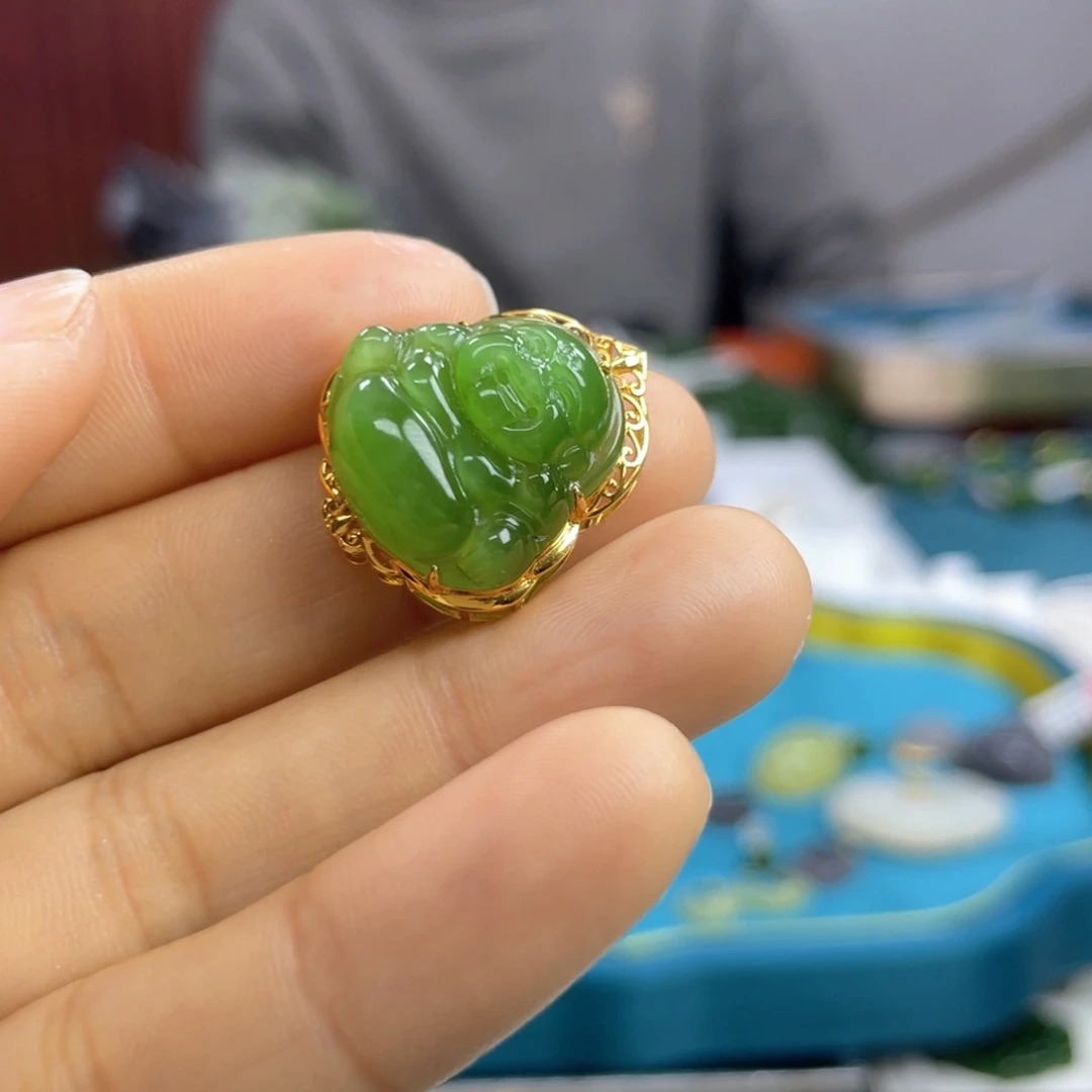 和田玉颈饰18K金镶嵌知***…