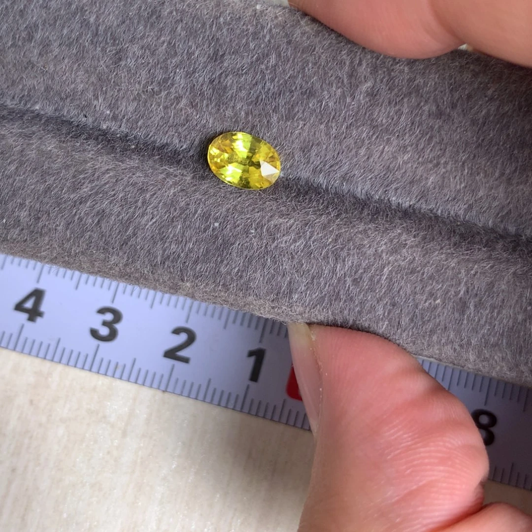 裸石蓝宝石1.35 金丝雀