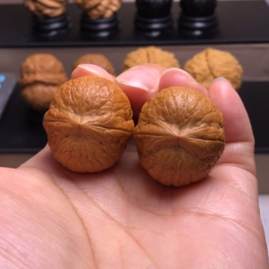 文玩核桃把件粗筋钢炮23