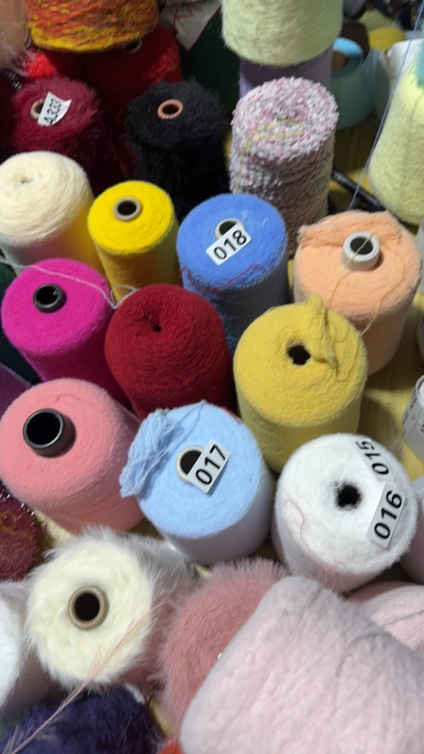 银色空心纱的毛线大桶