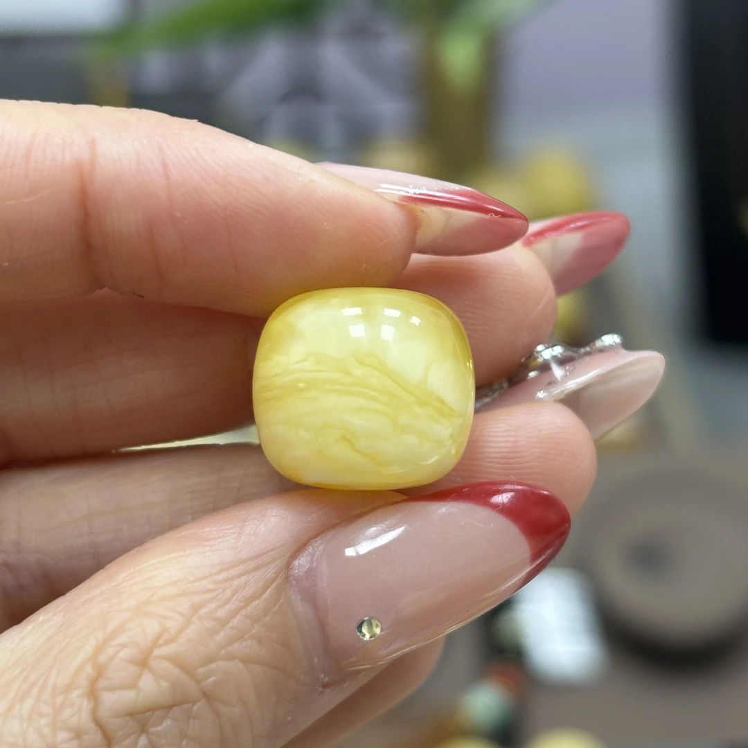 15.3*13.7mm 小妖珠宝天然原矿琥珀蜜蜡