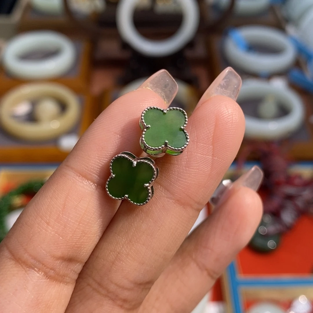 和田玉未镶嵌耳饰