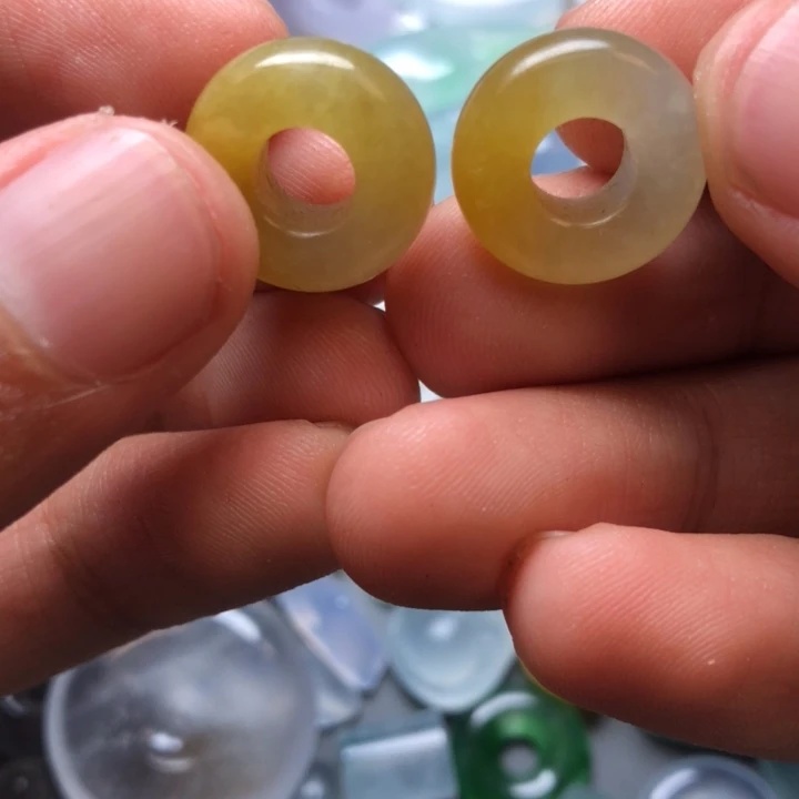 定制翡翠未镶嵌挂件