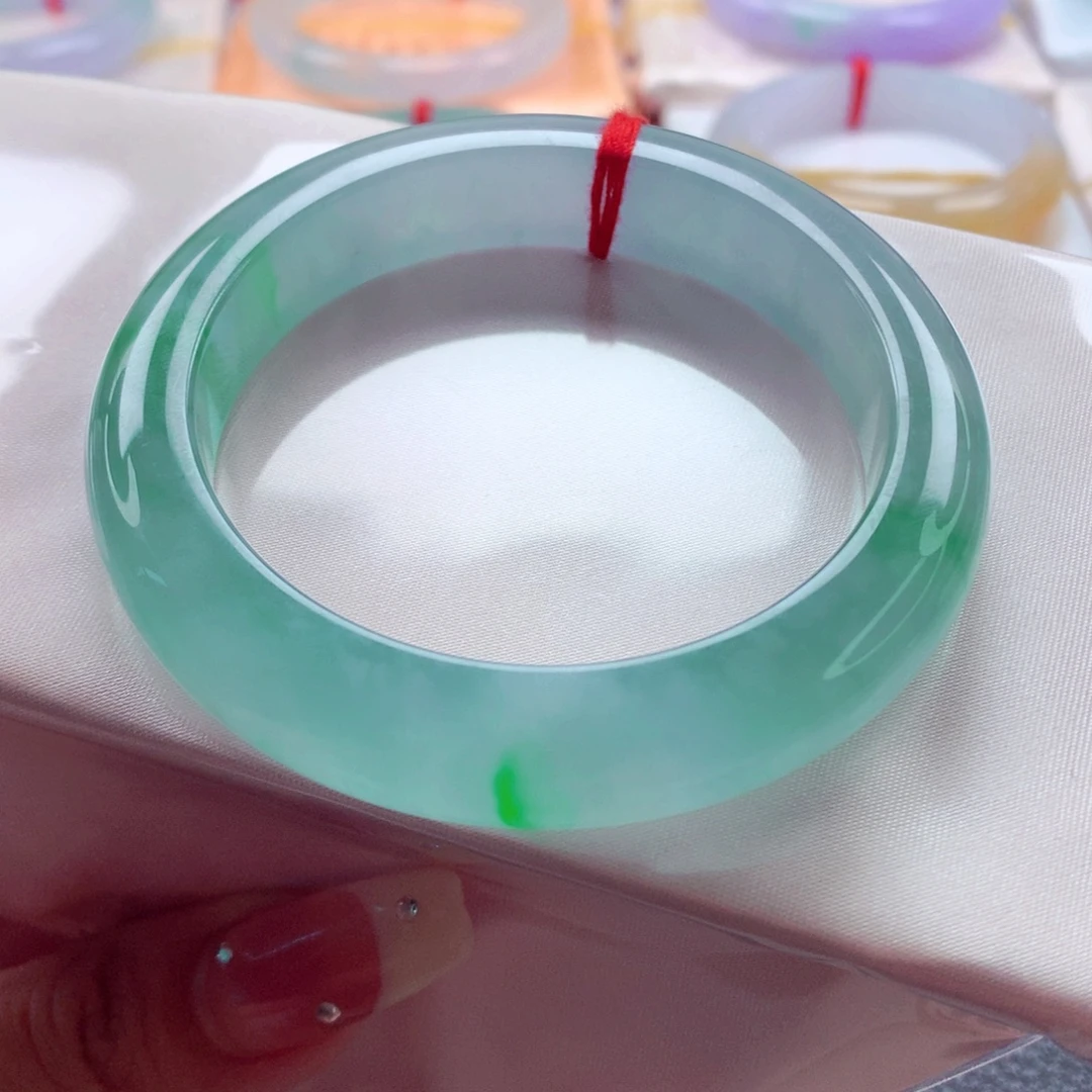 翡翠未镶嵌手镯54.4冰胶莫奈底色飘阳绿 敏