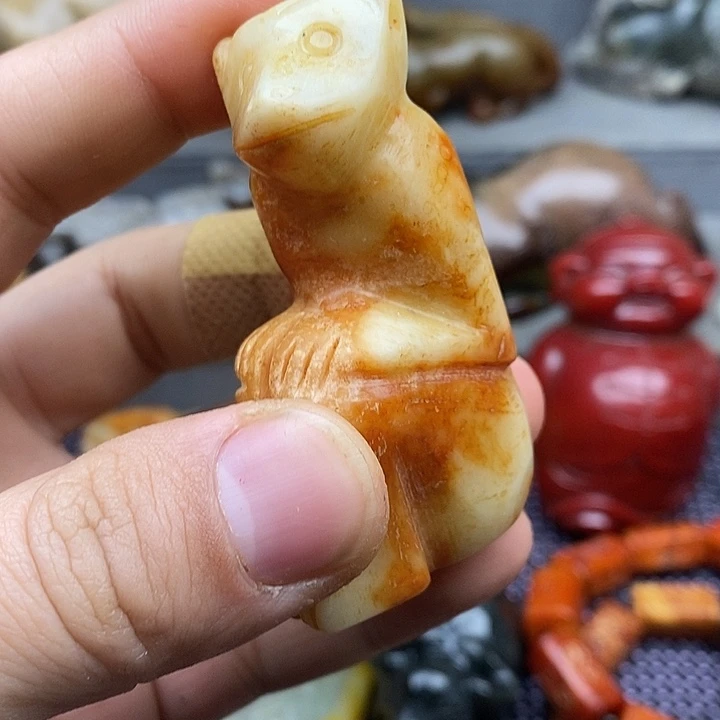 未镶嵌蛇纹石玉颈饰