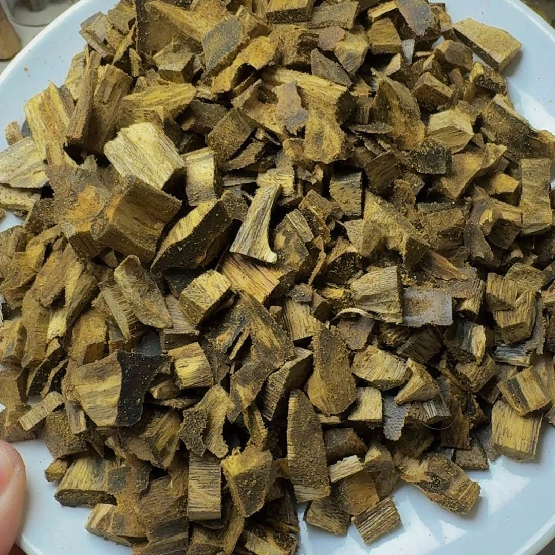 沉香沉香碎屑莺歌绿小米粒100克