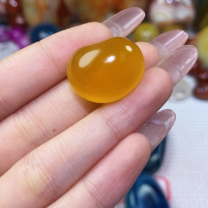 过***己未镶嵌玛瑙/玉髓珠宝奇石