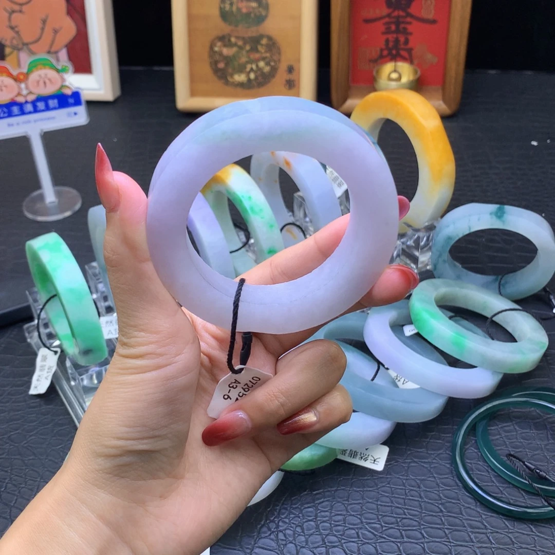 定制翡翠未镶嵌翡翠手镯