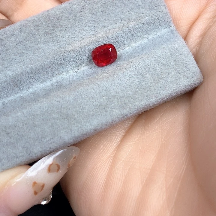 裸石未镶嵌尖晶石0.99ct绝地武士