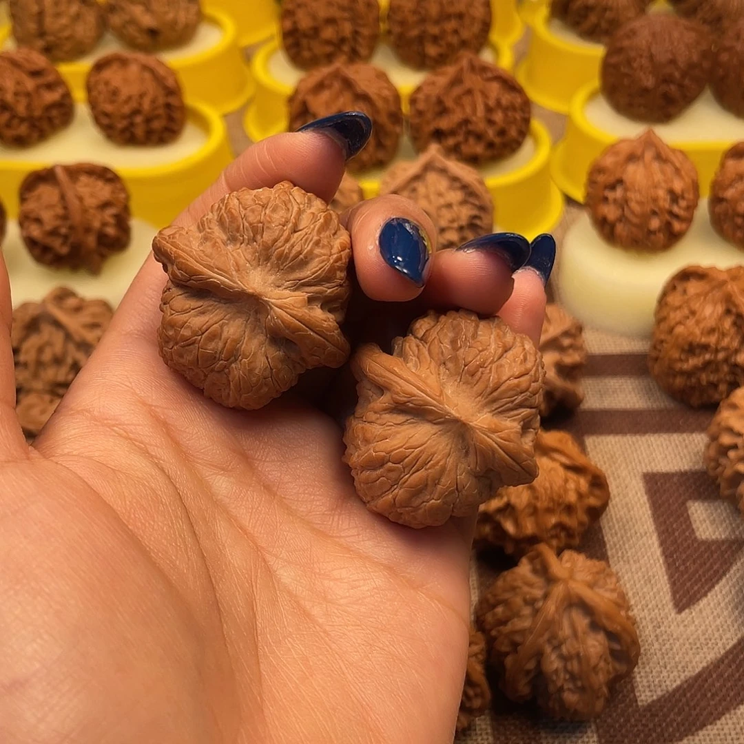 吊坠文玩核桃血麒麟