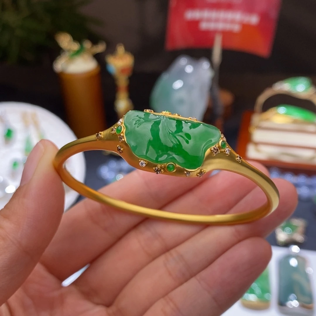 翡翠手镯18K金镶嵌清雅莲韵手镯