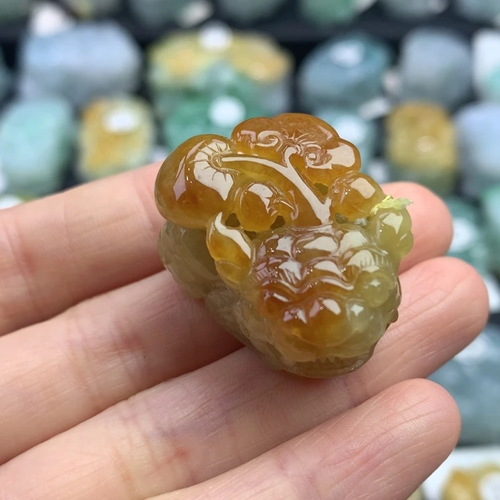 翡翠未镶嵌颈饰天然缅甸A货翡翠貔貅吊坠