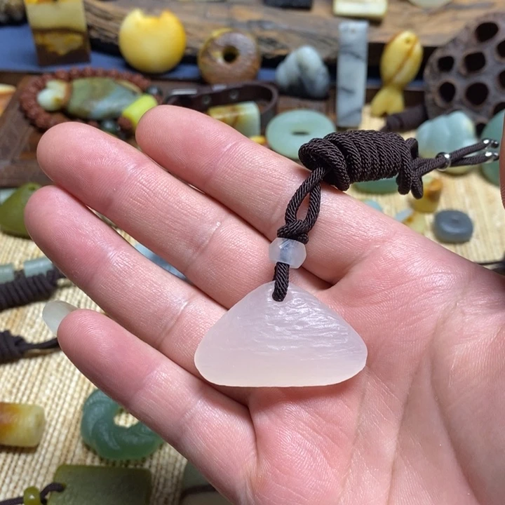 蛇纹石玉未镶嵌挂件