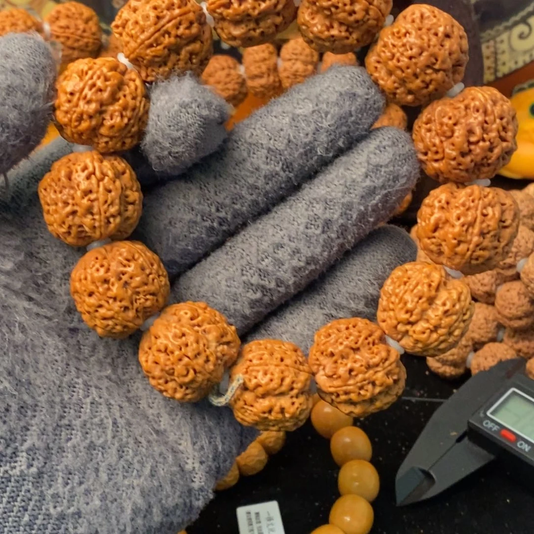 金刚菩提吊坠左**舍24+25爆肉