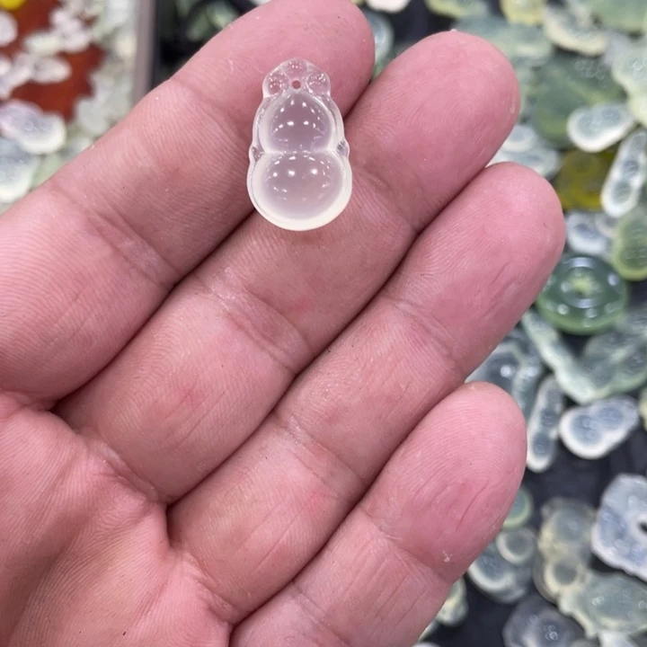 蛇纹石玉合金颈饰