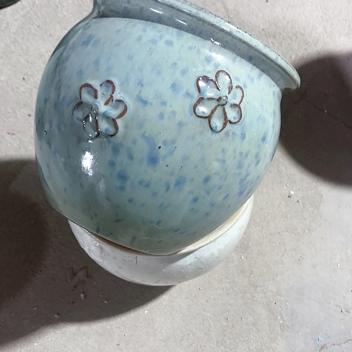 红陶栀****?口径20高度18两只瑕疵