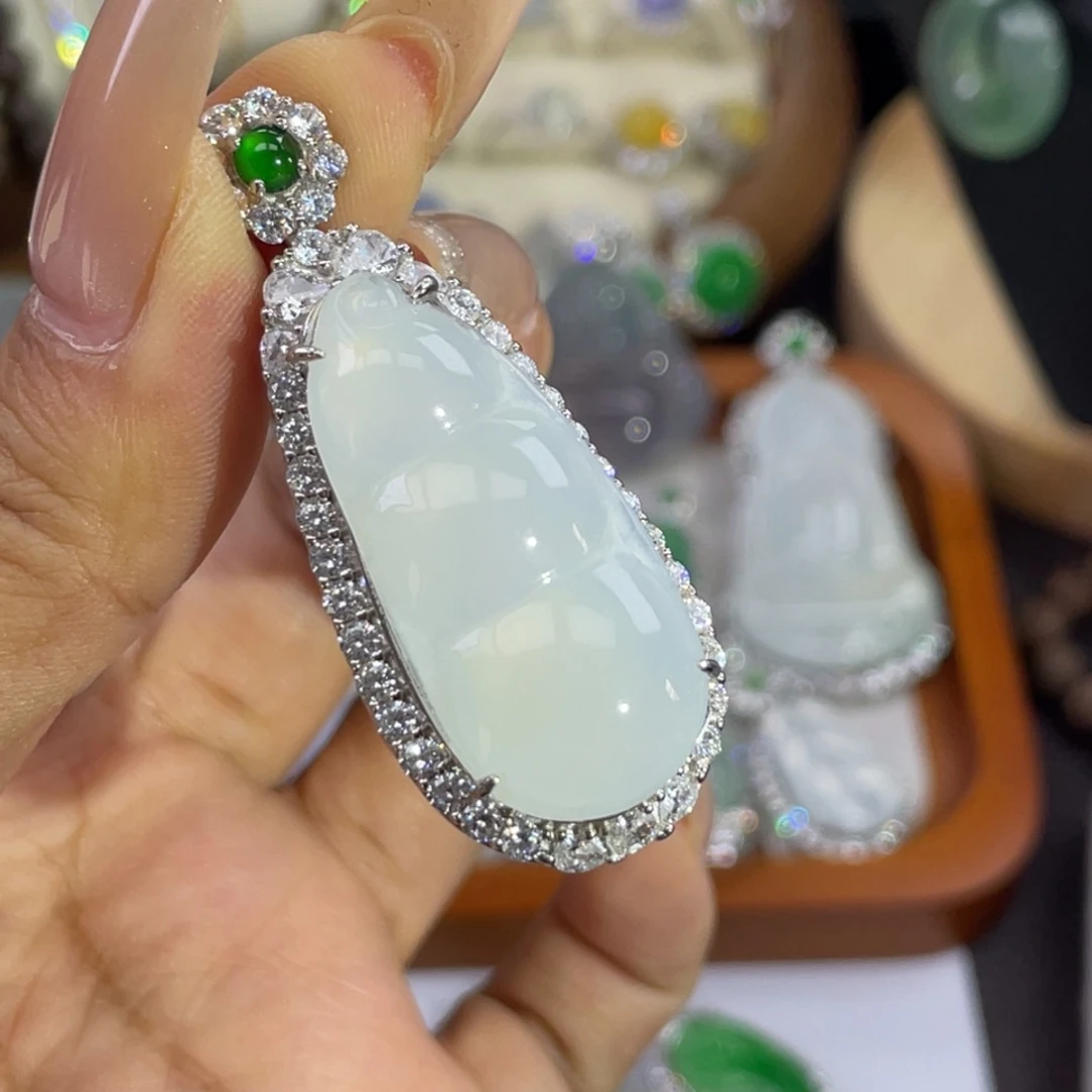 颈饰银S925镶嵌翡翠吊坠