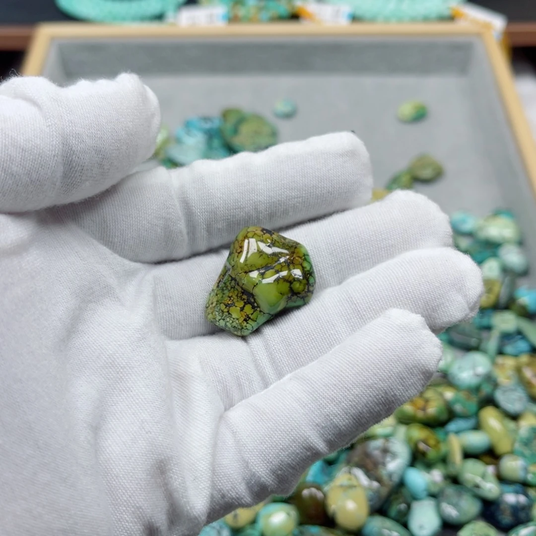 绿松石未镶嵌挂件