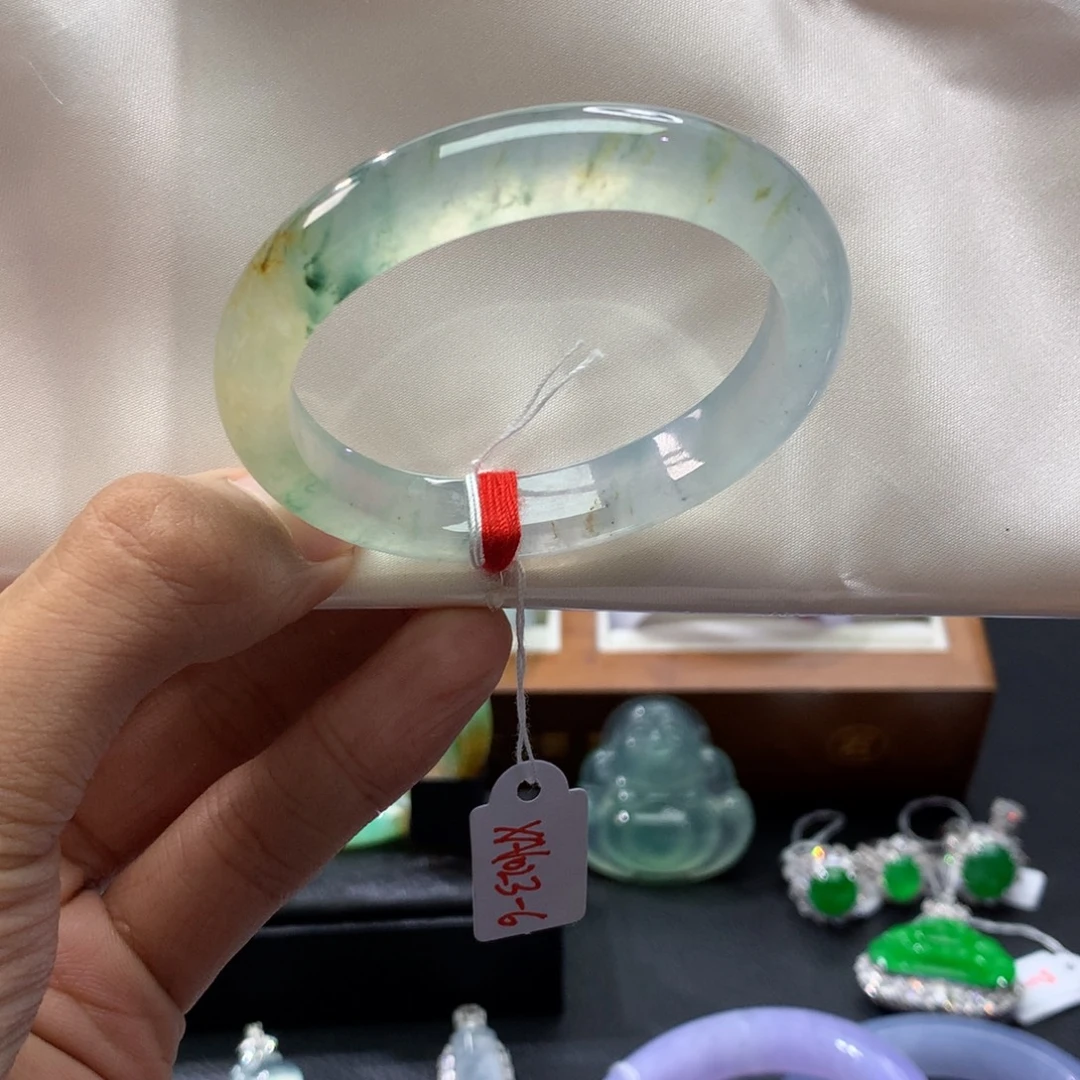 翡翠未镶嵌手镯贵妃6号