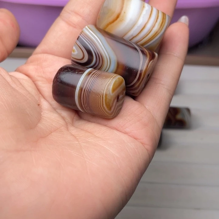 杰***少玛瑙/玉髓散珠jujl