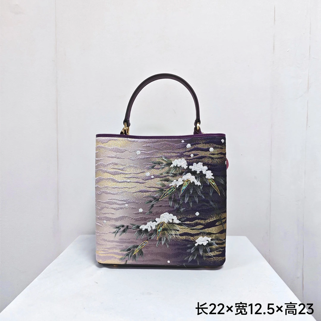 民族风元素缂丝唐锦苏绣螺钿工艺手提单肩发财水桶包