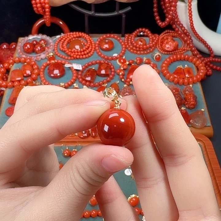 南红玛瑙银S925镶嵌耳饰