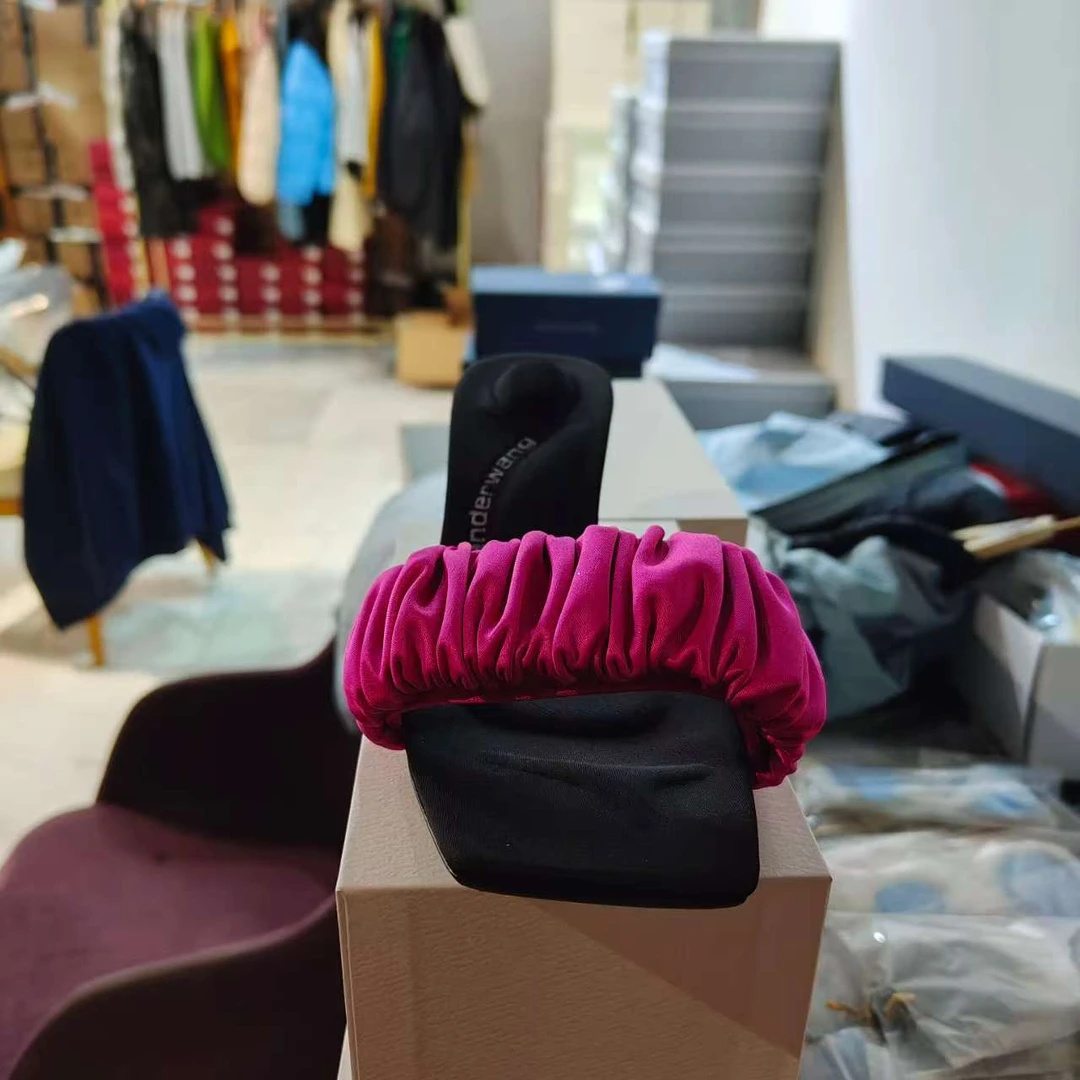 老徐家方头一字式扣带高跟一字带凉鞋