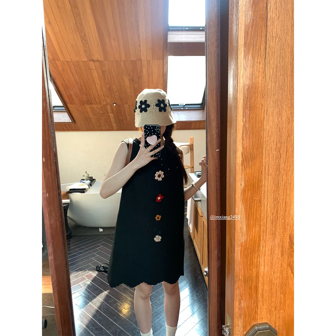 im向 手工立体钩花黑色棉麻刺绣无袖连衣裙
