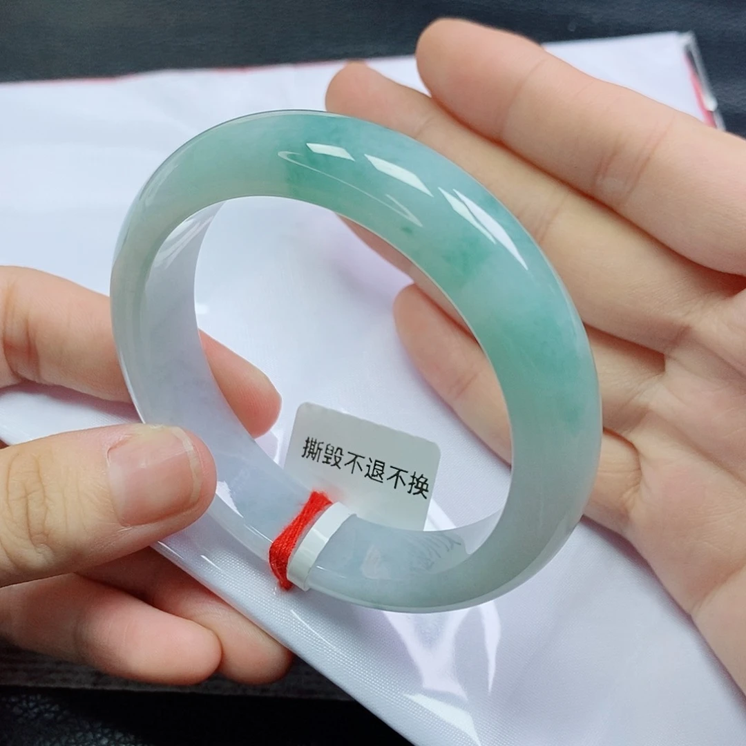 翡翠手镯未镶嵌正装小轮胎飘小绿