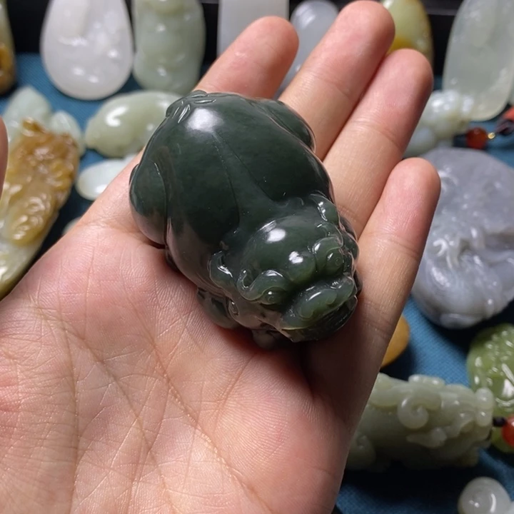 怪***古未镶嵌和田玉把件