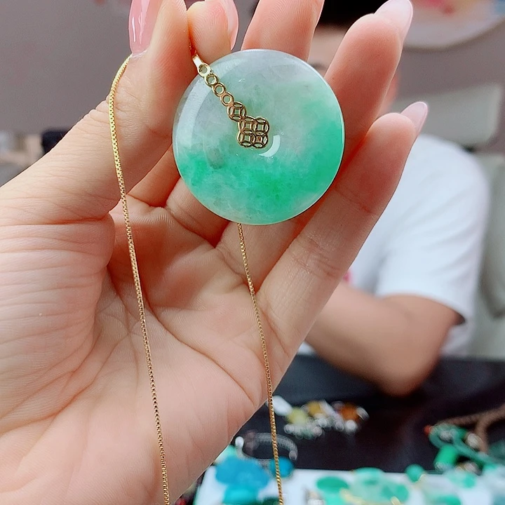 翡翠未镶嵌吊坠(赠链)