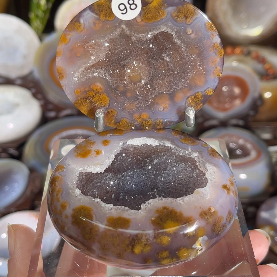 未镶嵌水晶大型摆件（非配饰）