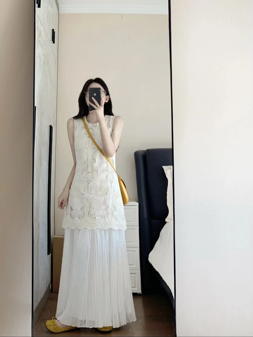 洋气法式显瘦重工镂空钩花百褶背心连衣裙女气质长裙AM25059
