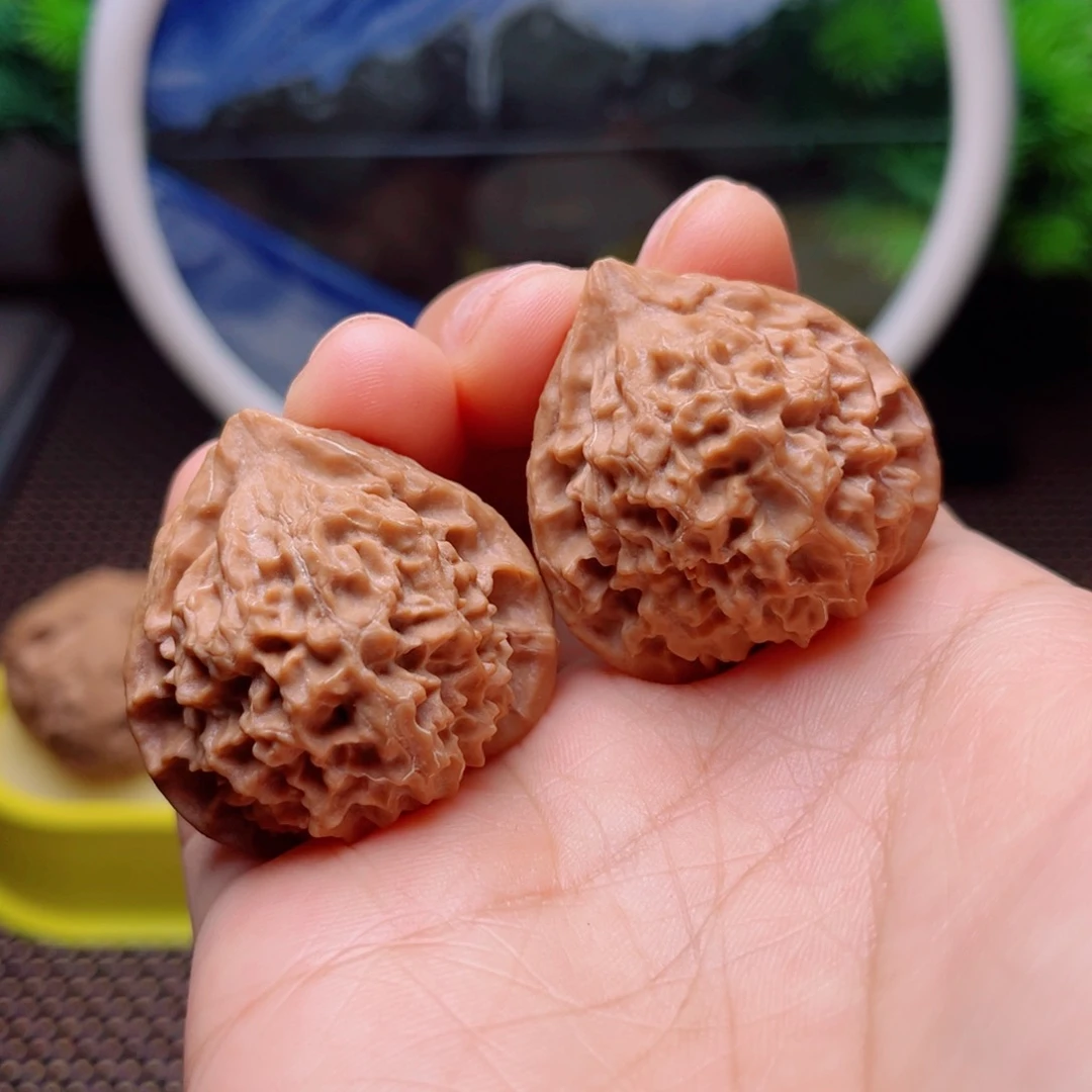 文玩核桃把件珊瑚塔588