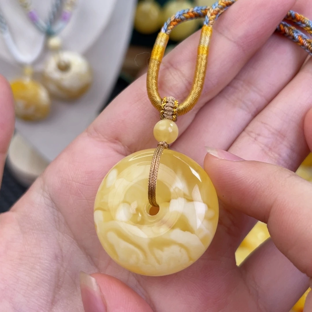 未镶嵌吊坠(赠链)蜜蜡