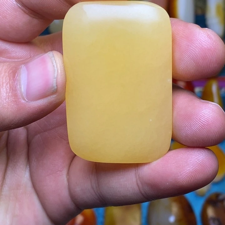 和田玉未镶嵌吊坠(赠链)