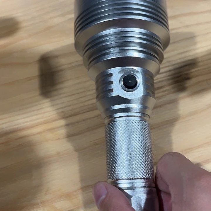 丸龟RX300T户外远射手电